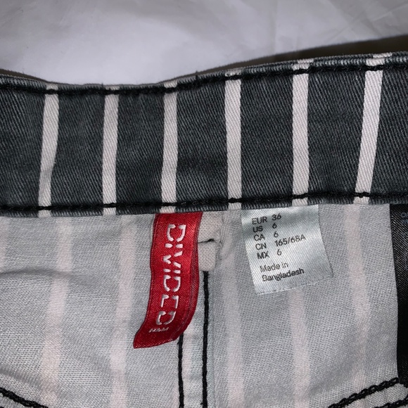 H&M striped black and white high waisted shorts - Picture 3 of 3